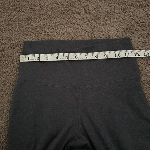 Old Navy Gray Leggings with Cutouts Size Small - Picture 7 of 10